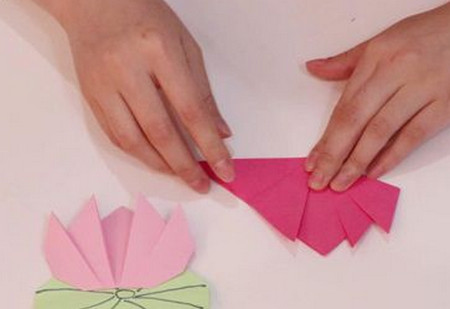 荷花怎么折纸图解步骤 手工折纸-第4张