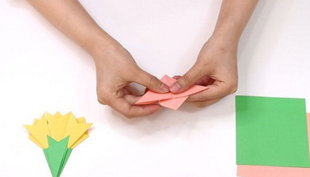 手工折纸康乃馨花朵制作方法 手工折纸-第5张