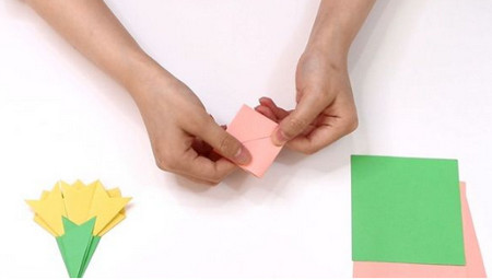 手工折纸康乃馨花朵制作方法 手工折纸-第4张