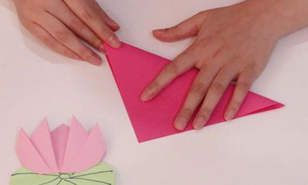 荷花怎么折纸图解步骤 手工折纸-第2张